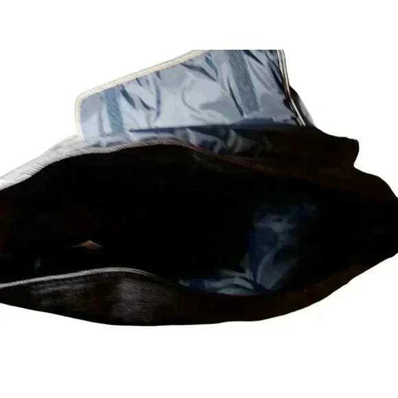 Tommy Hilfiger Blue Denim Laptop Messenger Crossbody Bag with Adjustable Strap - Picture 7 of 9